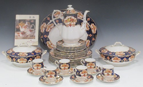 Lot 7 - An extensive Royal Albert service