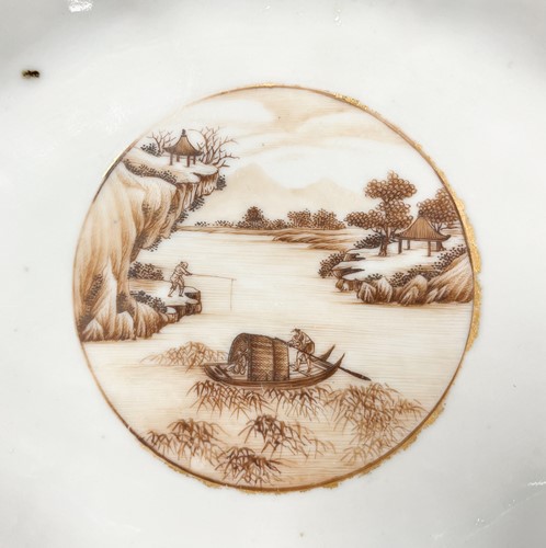 Lot 33 - A Chinese export porcelain rouge de fer five piece part dessert service, Qing Dynasty, circa 1790