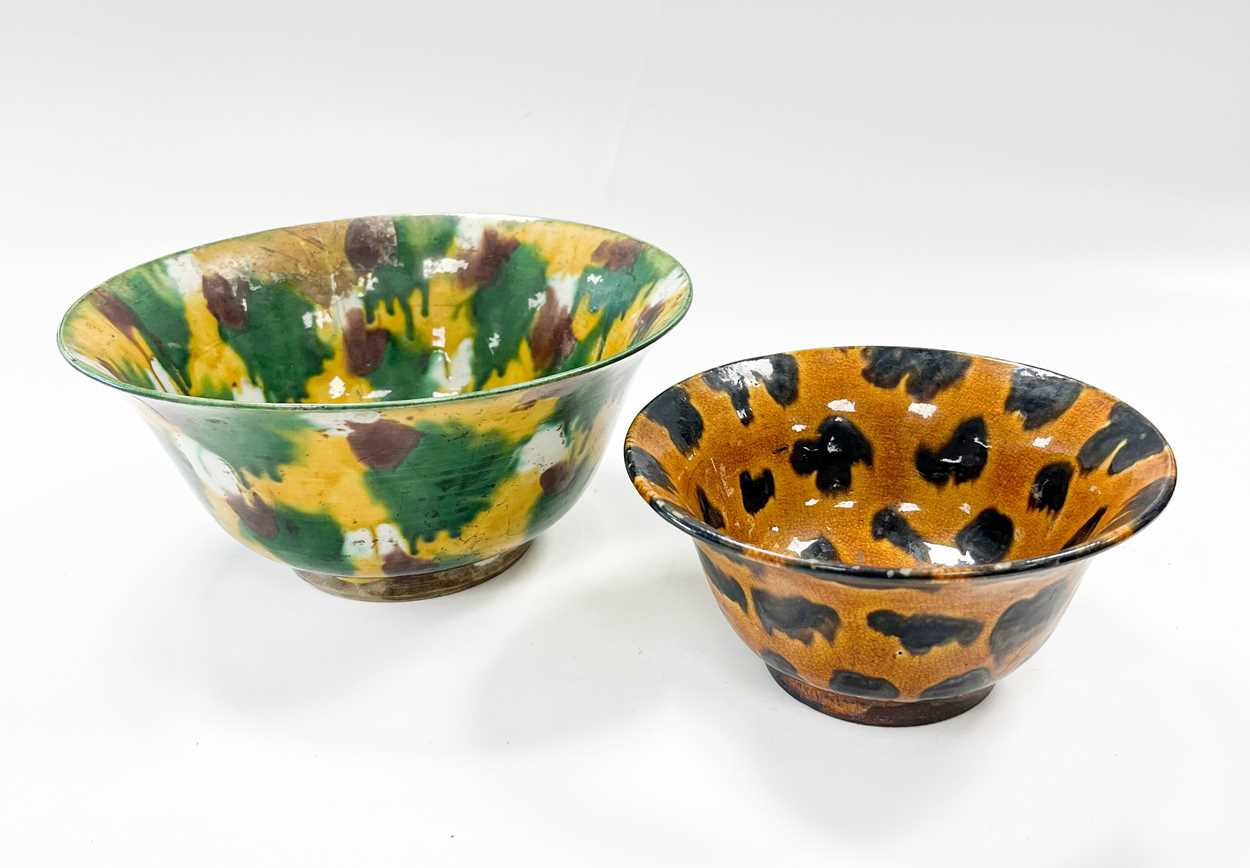 Lot 22 - A Chinese egg and spinach glazed deep bowl, Qing Dynasty, Kangxi Emperor, circa 1700