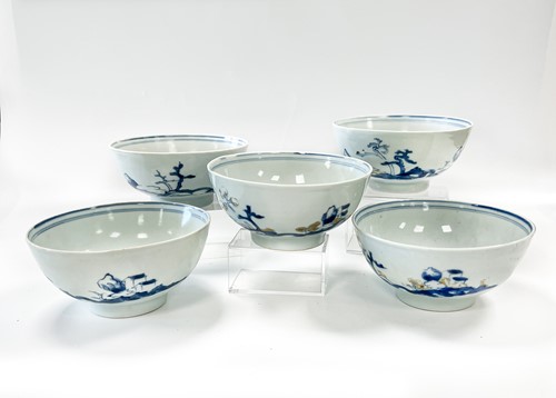 Lot 14 - Eight Chinese blue and white porcelain Nanking Cargo bowls, circa 1750