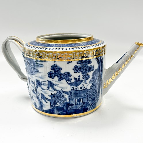 Lot 12 - A Chinese export blue and white porcelain part tea and coffee service, Qing Dynasty, circa 1780