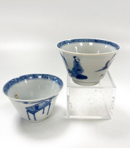 Lot 17 - A Chinese blue and white porcelain wine cup, Qing Dynasty, Kangxi Emperor, circa 1700