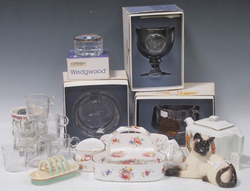 Lot 121 - Four boxed Wedgwood commemorative items...