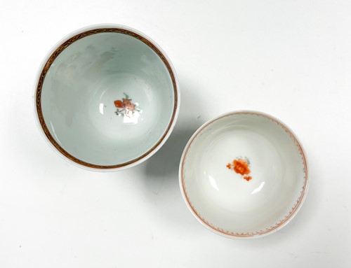 Lot 26 - Three Qianlong tea bowls and saucers, circa 1770