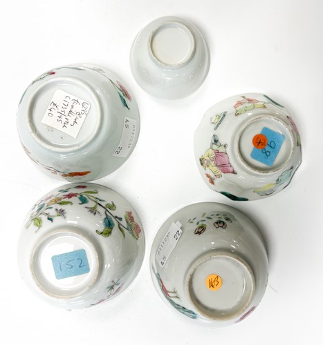 Lot 26 - Three Qianlong tea bowls and saucers, circa 1770