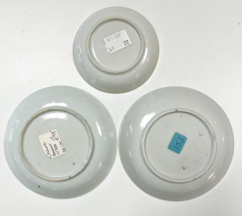 Lot 26 - Three Qianlong tea bowls and saucers, circa 1770