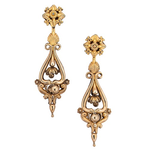 Lot 61 - A pair of Georgian ear pendants