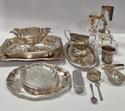 Lot 384 - A silver milk jug and sugar bowl, 209g...