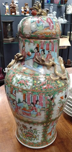 Lot 2 - A Chinese Cantonese famille rose vase and cover