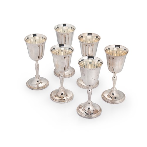 Lot 696 - Dublin - A set of 6 Elizabeth II silver goblets