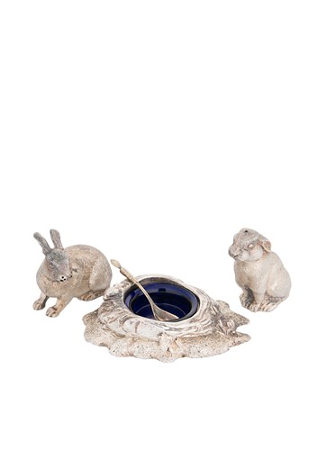 Lot 668 - An Elizabeth II silver novelty 3-piece cruet set