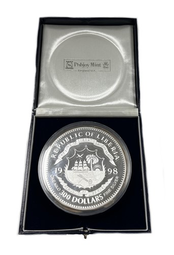 Lot 509 - Republic of Liberia 300 dollar proof coin