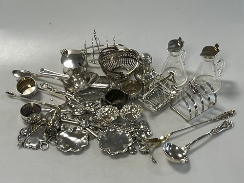 Lot 379 - A collection of silverware including flatware,...