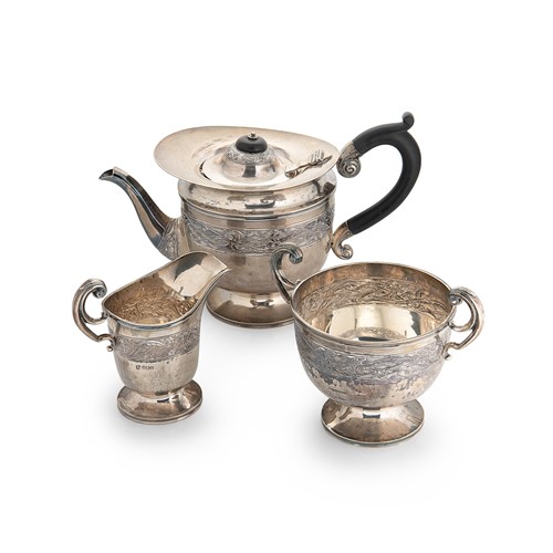 Lot 695 - Dublin - An early 20th century silver 3-piece tea set
