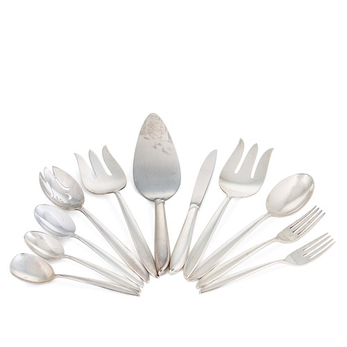 Lot 539 - A 67-piece set of mid 20th century American metalwares silver cutlery and flatware