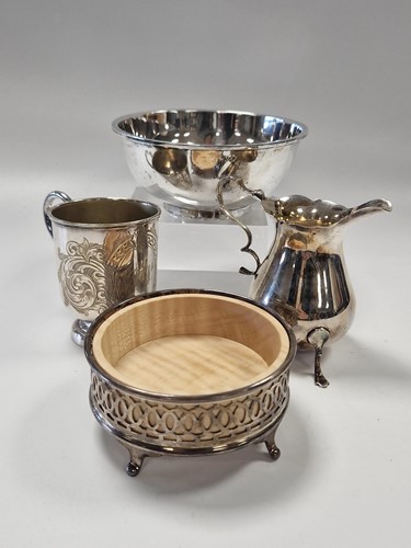 Lot 376 - A silver cream jug, bowl and butter dish with...