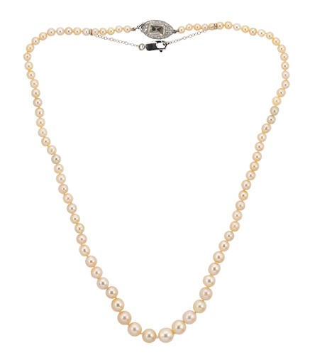 Lot 292 - A natural saltwater pearl necklace with a diamond set clasp