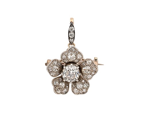 Lot 281 - A late Victorian diamond set pendant/brooch