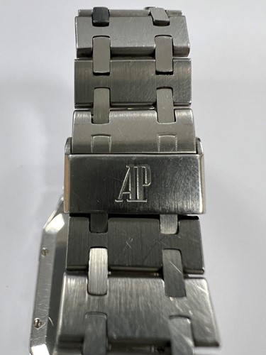 Lot 455 - Audemars Piguet - A steel 'Royal Oak' wristwatch