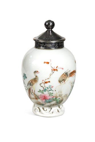 Lot 25 - A Chinese famille rose teapoy, Chen Lung, circa 1780