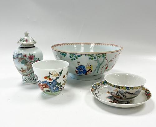 Lot 15 - A Chinese famille rose porcelain tea bowl and saucer, Qing Dynasty, Yongzheng Emperor