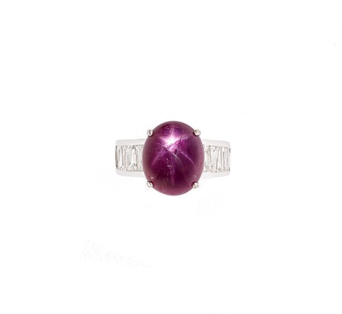 Lot 287 - A Burmese star ruby and diamond ring