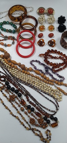 Lot 213 - Two freshwater cultured pearl necklaces, and a...