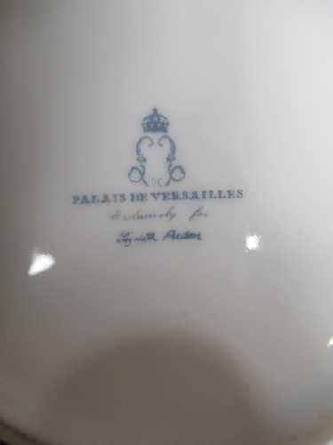 Lot 129 - A collection miscellaneous china and brassware...