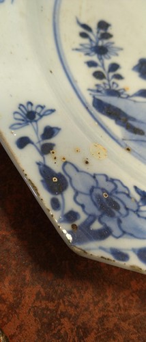 Lot 14 - A pair of Chinese blue and white bowls,...