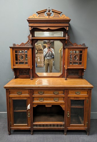 Lot 370 - Dresser with mirror top