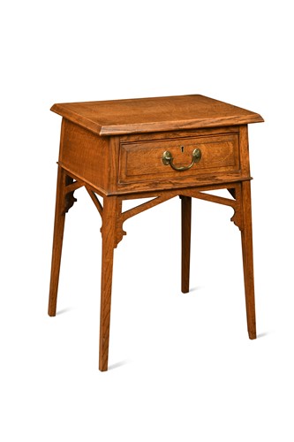 Lot 152 - An Arts & Crafts oak side table