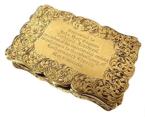 Lot 324 - A mid 19th century 18ct gold snuffbox, mark of Nathaniel Mills