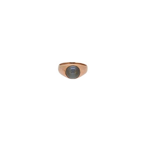 Lot 11 - A 'cats eye' chrysoberyl ring