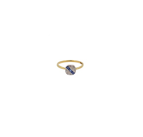 Lot 31 - An Art Deco sapphire and diamond panel ring