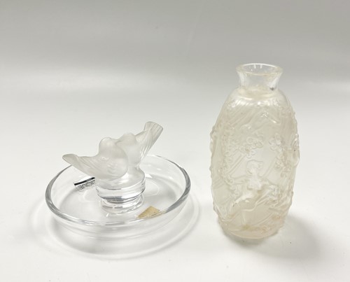 Lot 1 - Femme Fleurs, a Lalique frosted glass bud vase