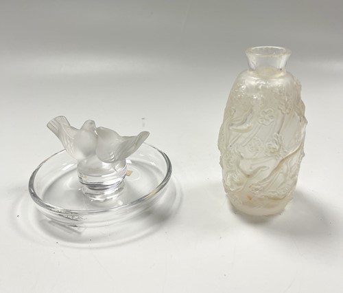 Lot 1 - Femme Fleurs, a Lalique frosted glass bud vase