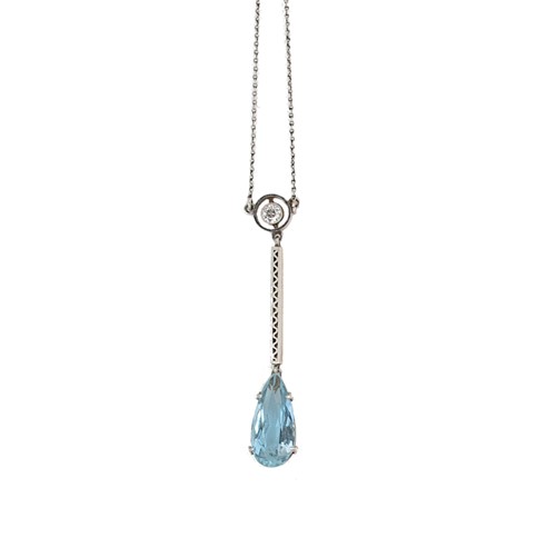 Lot 117 - An aquamarine and diamond necklace