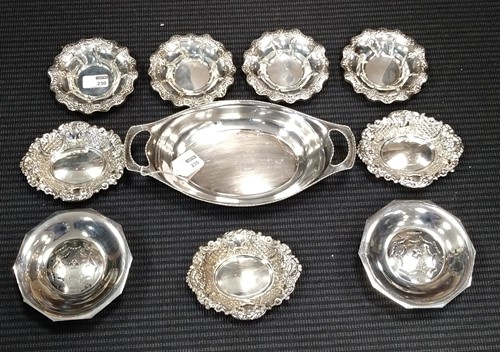 Lot 230 - A collection of silverware including a set of...