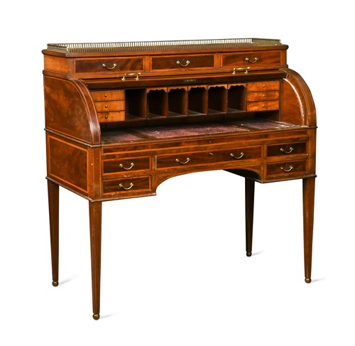 Lot 696 - An Edwardian mahogany roll top cylinder bureau