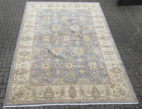 Lot 607 - A modern English design Zeigler Mahal rug 366...