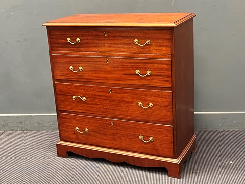 Lot 372 - A mahogany chest of four long drawers 98 x 92...