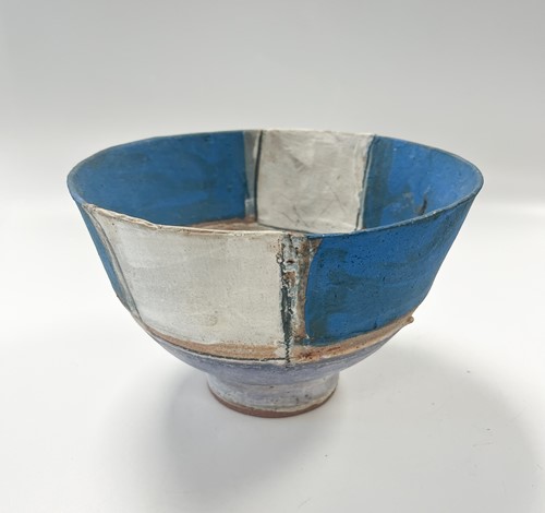 Lot 36 - Robin Welch (1936-2019), a stoneware footed bowl, circa 1987