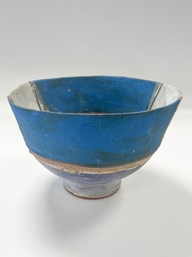 Lot 36 - Robin Welch (1936-2019), a stoneware footed bowl, circa 1987