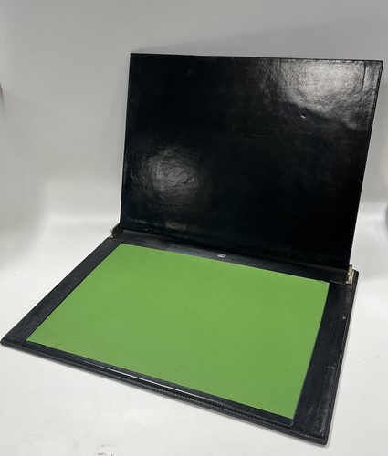 Lot 123 - Gucci, a mid-century Italian leather desk blotter pad