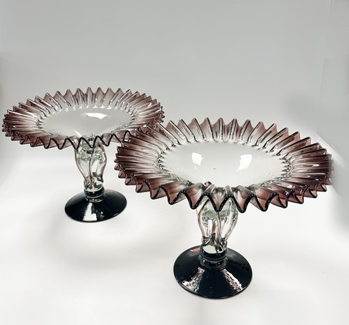 Lot 5 - A pair of Murano glass ruffle rimmed tazze, circa 1950