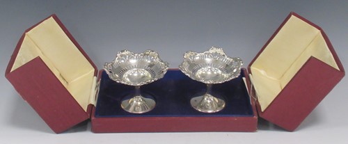 Lot 213 - A pair of monarch silver salts/bon-bon...