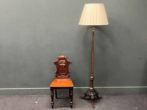 Lot 428 - A Victorian hall chair and an early 20th...