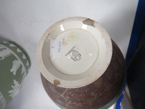 Lot 122 - A Wedgwood green jasperware jardiniere, 22cm...