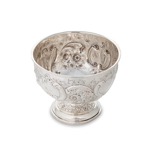 Lot 398 - An Edward VII silver rose bowl