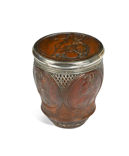Lot 762 - A Scottish Coquilla nut snuff mull, 18th century